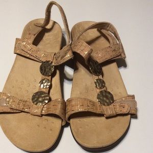 Vionic Women’s Gold Cork Strap Sandals Size 10